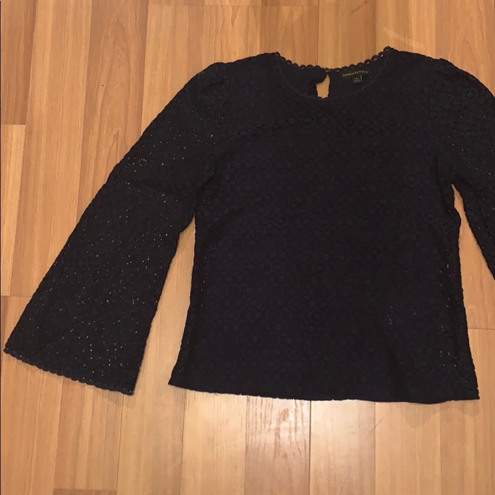 Navy lace blouse 🌟